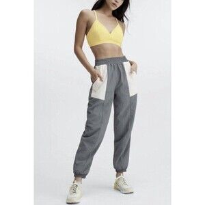 Fabletics Kickback Two-Tone Track Pants Athlesiure Workout Yoga Grey Size Medium